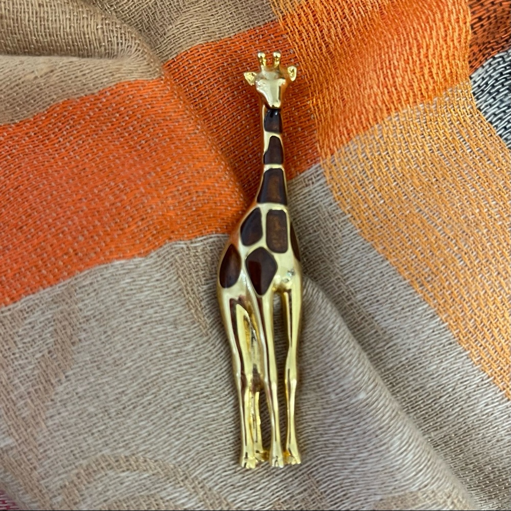 LC Lauren Conrad Giraffe gold tone w/brown enameled spots brooch